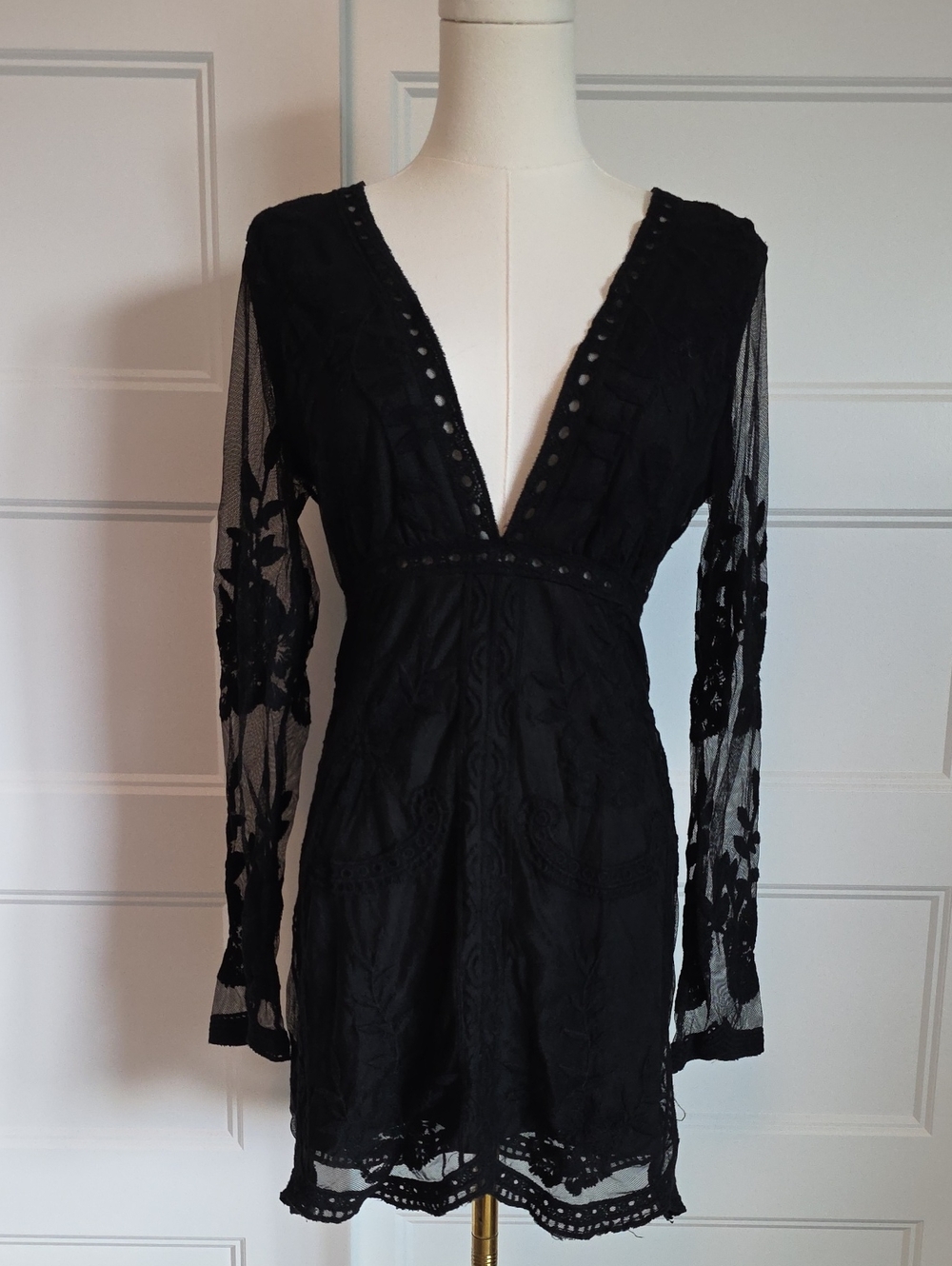 Honey Punch Black Lace Deep V Long Sleeve Mini Dress